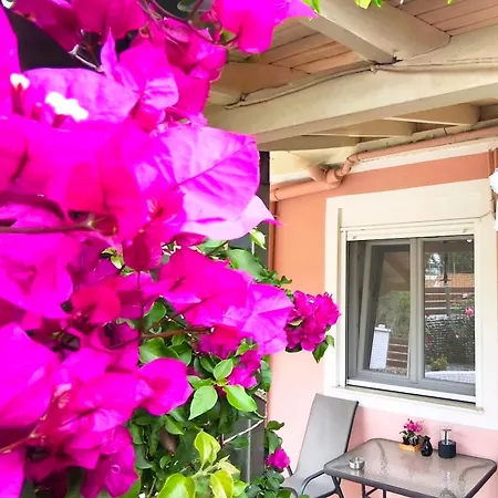 Nina's & Mara's Apartman